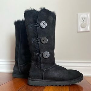 UGG Bailey Button Triplet Boots size 8
